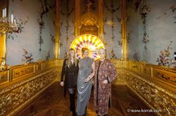 FRANCESCA VON HABSBURG WITH HER MOTHER FIONA AND HER DAUGHTER ELEONORE OLAFUR ELIASSON BAROQUE VIENNA2016 1